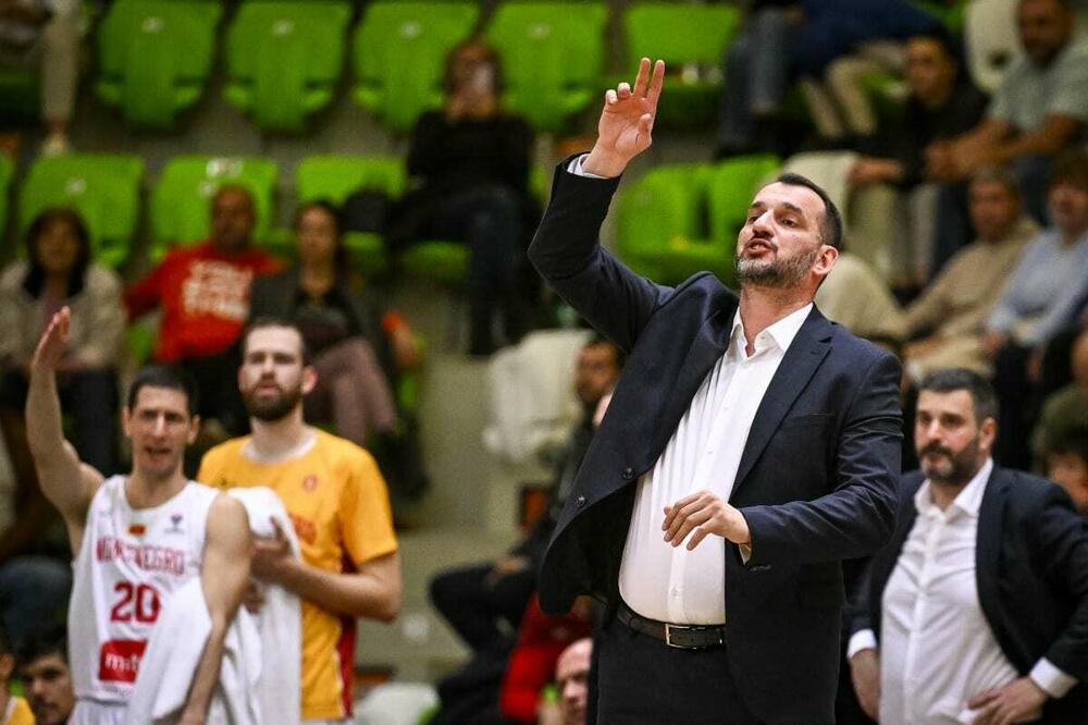 Boško Radović ima šansu da vodi Crnu Goru na tri velika takmičenja, Foto: FIBA