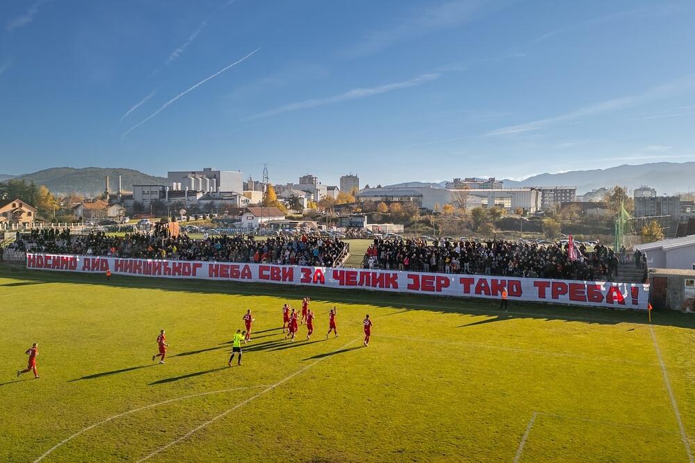 Navijači Čelika na utakmici sa Zabjelom, Foto: FK Čelik