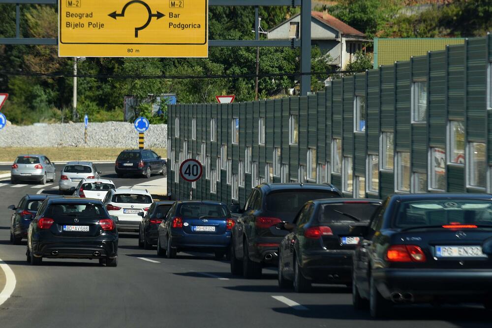 Projektant posebno da obrati pažnju na zaštitu pećine Magara: Smokovac, Foto: BORIS PEJOVIC