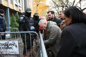 Novi Sad: Policajci u punoj opremi za razbijanje demonstracija...