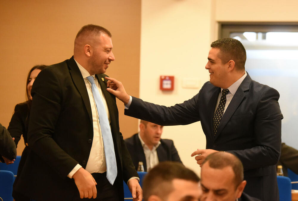 <p>Predsjedavao je Mitar Vuković, odbornik Demokratske Crne Gore kao najstariji odbornik</p>