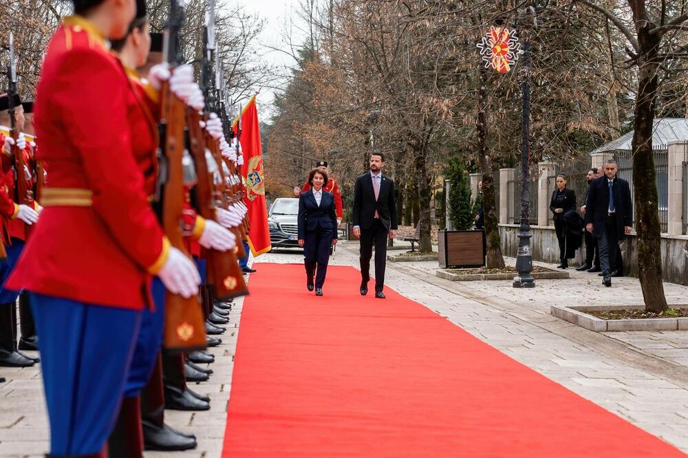 <p>Predsjednica Sjeverne Makedonije boravi u zvaničnoj posjeti Crnoj Gori</p>