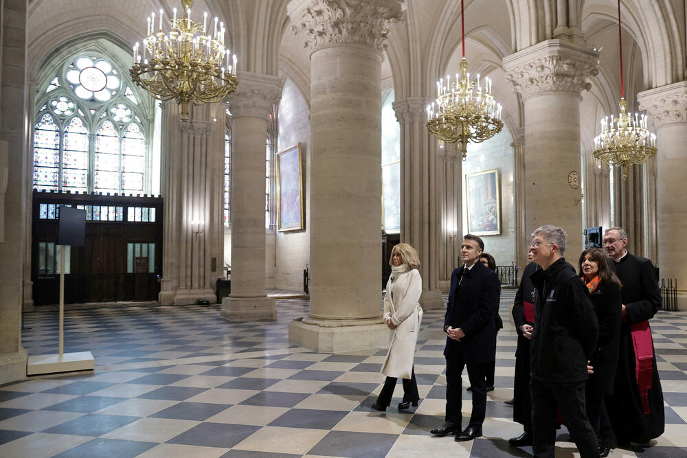 <p>Predsjednik Francuske Emanuel Makron je posebno pozdravio čišćenje unutrašnjosti od prljavštine koja se decenijama skupljala na zidovima: "Mnogo je gostoprimljivija sa ovim svijetlim kamenom".</p>