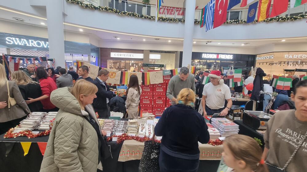 <p>Prikupljena sredstva biće uložena u unapređenje obrazovanja, kao i za zaštitu žena, kazala je prva dama Crne Gore Milena Milatović</p>