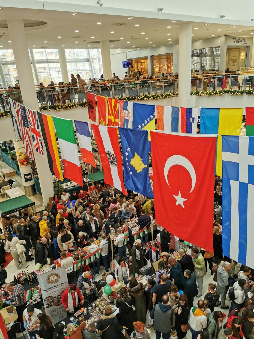 <p>Prikupljena sredstva biće uložena u unapređenje obrazovanja, kao i za zaštitu žena, kazala je prva dama Crne Gore Milena Milatović</p>