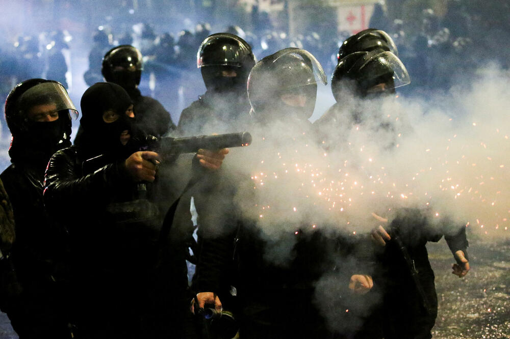 Policija na protestima u Tbilisiju, glavnom gradu Gruzije, Foto: Reuters