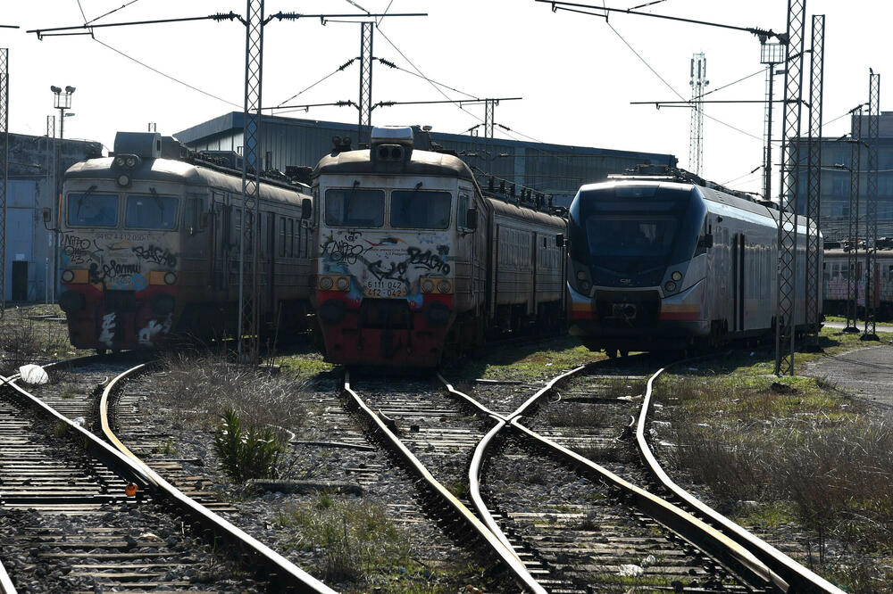 Dio zaposlenih nezadovoljan platama i ne želi u neispravne vozove, Foto: Boris Pejović