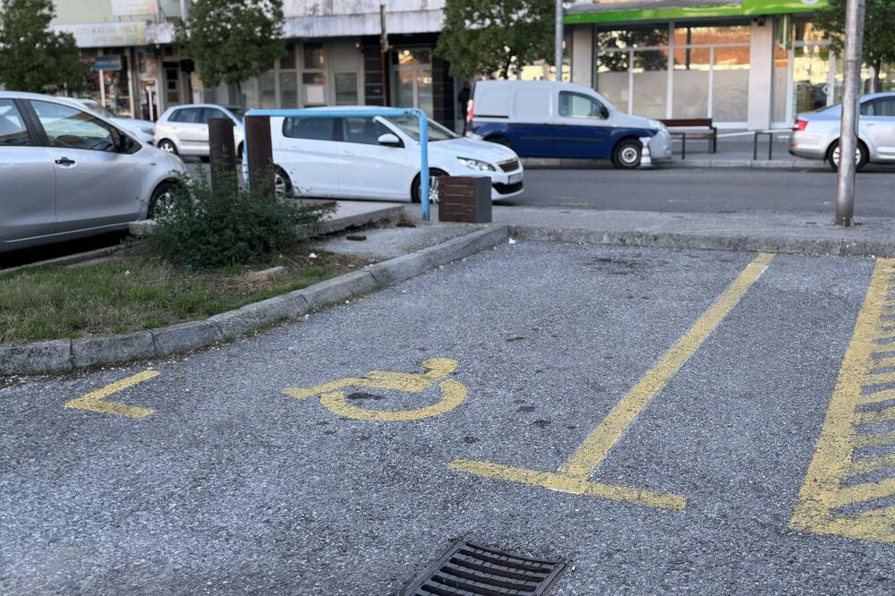 UMHCG: Dimenzije parking mjesta nisu odgovarajuće i u skladu s propisima, Foto: Jelena Kočanović