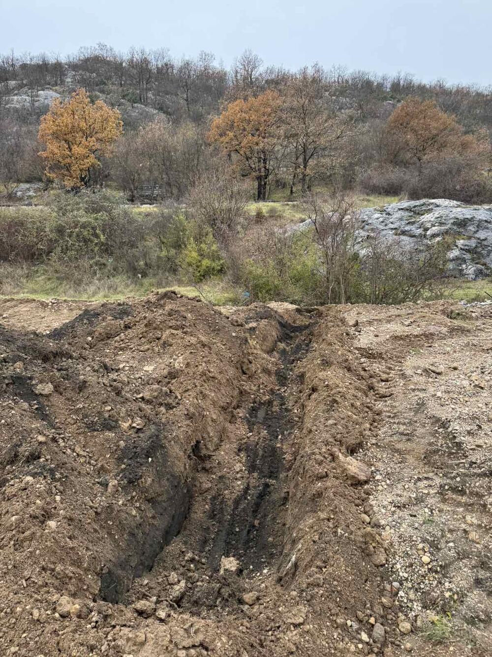 <p>"Očekujemo poziv postupajućeg tužioca, da i njemu iznesemo saznanja koja imamo vezano za ovaj slučaj. Pa ako je krivično djelo saopštiti istinu i iznijeti činjenice koje već sva javnost zna, prihvatamo svaku kaznu"</p>