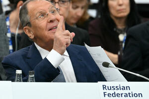 Lavrov: Rusija spremna da se brani svim sredstvima