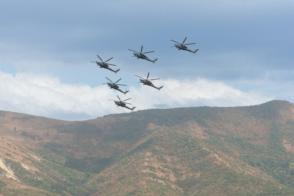 Ruski helikopteri u manevru, Foto: Shutterstock