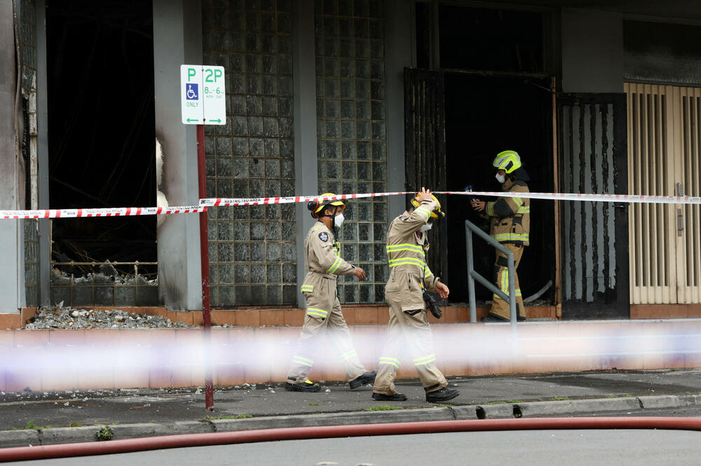 Vatrogasci na mjestu gdje je zapaljena sinagoga u Melburnu, Foto: Reuters