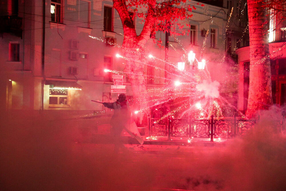 <p>Demonstranti zahtijevaju nove izbore i povratak ka evropskim integracijama</p>