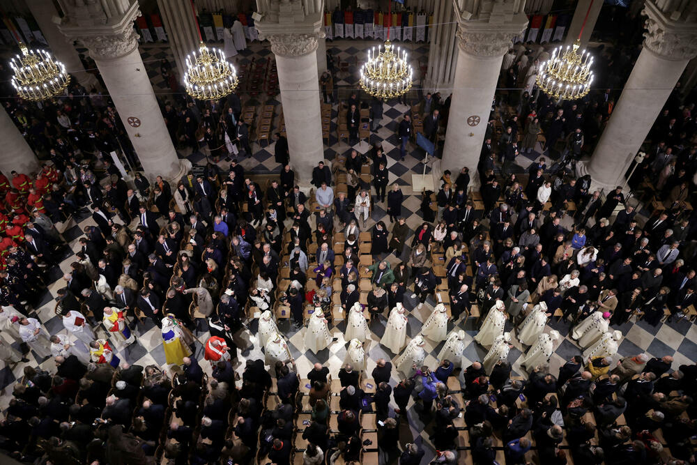 <p>Katedrala Notr Dam za Francuze nije samo svjetski poznata srednjovjekovna gotska katedrala, već srce Pariza i zdanje koje su ovjekovečili književnici i dio istorije nacije</p>