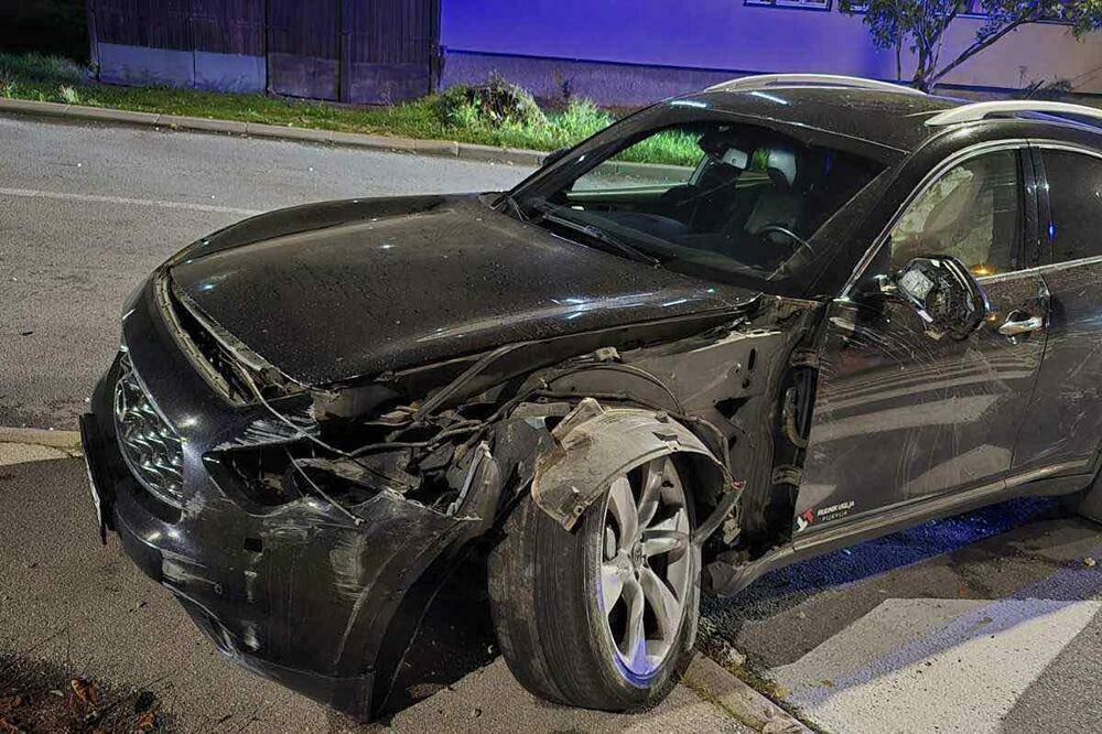 Službeni automobil kojim je u alkoholisanom stanju upravljao bivši predsjednik OD Rudnika uglja Milan Lekić, Foto: Privatna arhiva