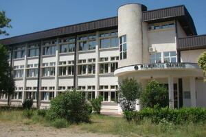 Saradnike na Medicinskom fakultetu će plaćati samo za mjesece u...