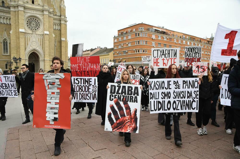 Detalj sa protesta u Novom Sadu, Foto: BETAPHOTO/DRAGAN GOJIC