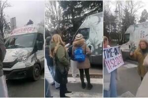 Beograd: Kombi pokosio studenta na blokadi kod DIF-a