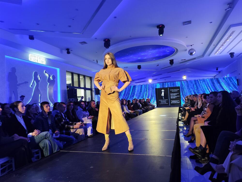 <p>„D models“ agencija u Nikšiću organizovala modni događaj „Fashion runway“ – učešće uzelo šest kreatorki</p>