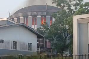 Protesti opozicije u Liberiji: Požar u zgradi parlamenta, policija...