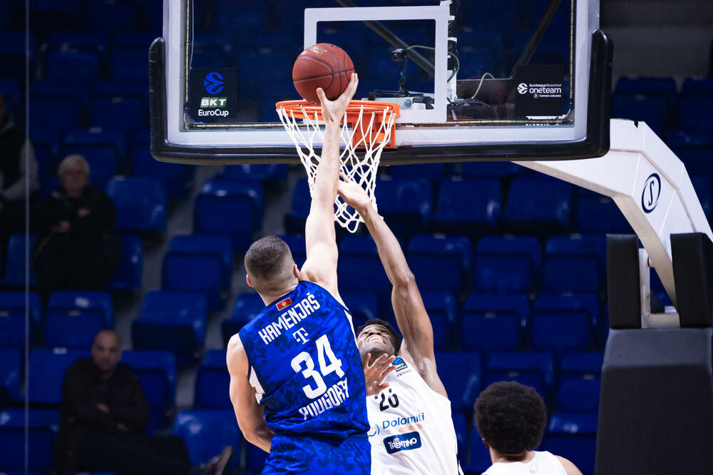 Dominirao protiv Trenta: Kenan Kamenjaš je stigao do dabl-dabla, Foto: KK Budućnost Voli/Filip Roganović