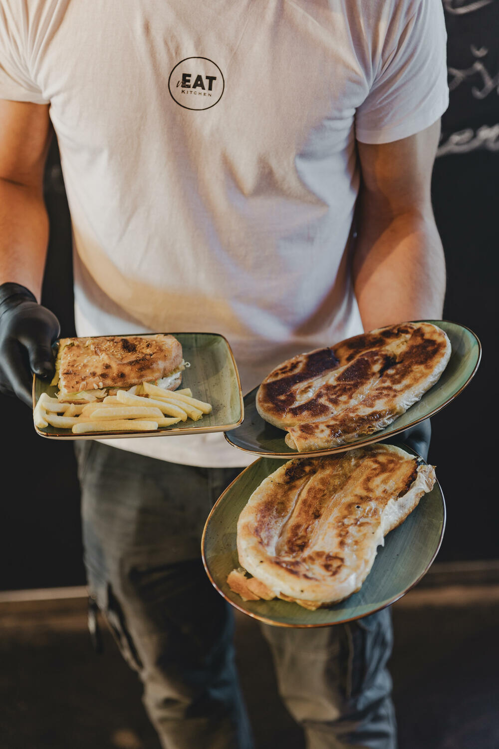 <p><em>Na istočnoj kapiji grada Podgorice i raskršću gradskih puteva, neposredno uz novi bulevar na Starom Aerodromu, nalazi se gastronomska oaza koja će zadovoljiti sve vaše želje – Kitchen mEAT. </em></p>