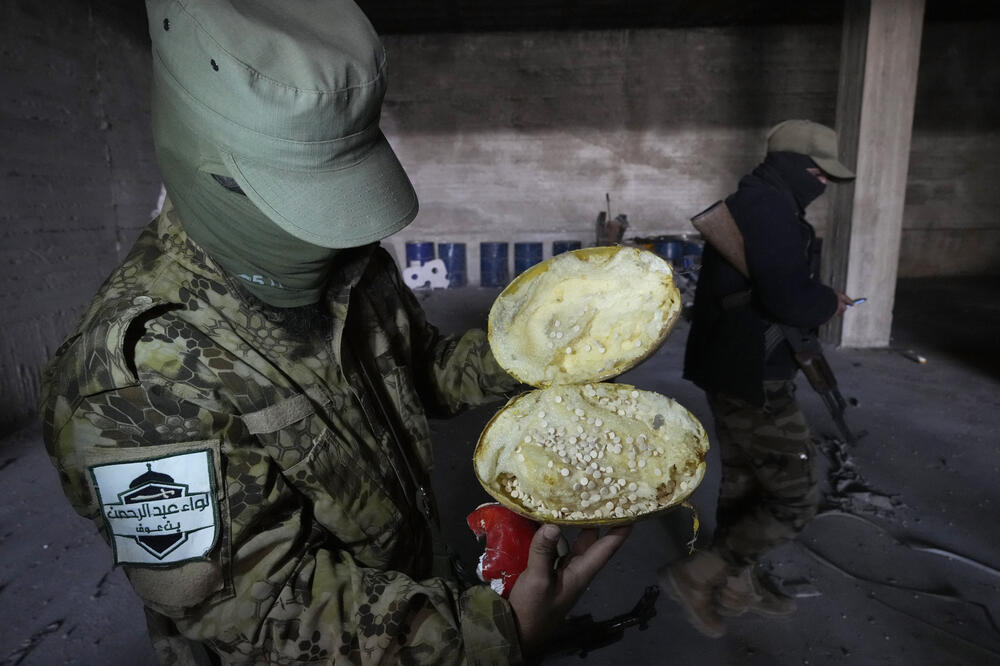 Pilule kaptagona skrivene u lubenici u skladištu u gradu Duma, Foto: Beta/AP