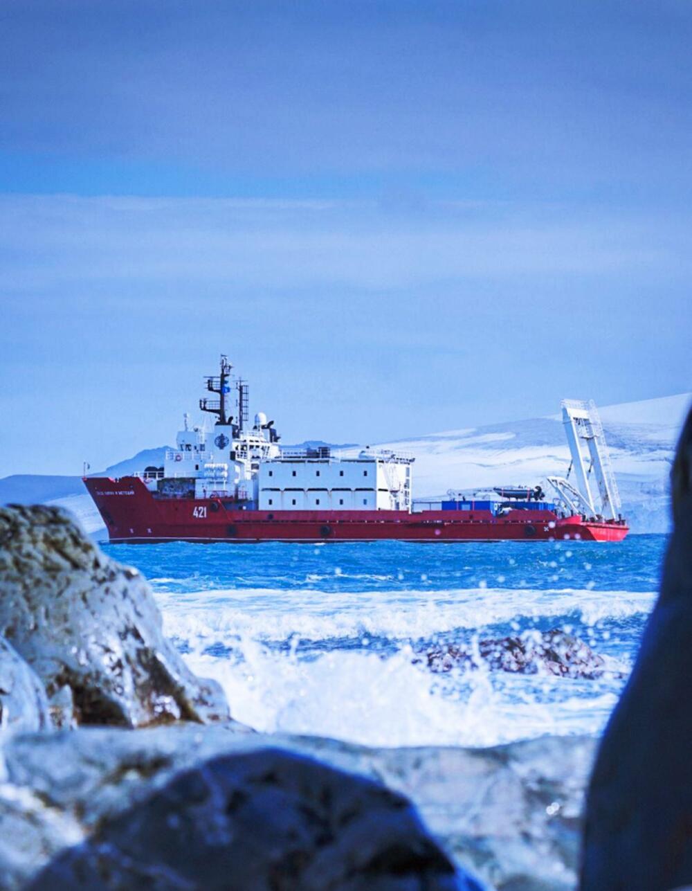 Bugarski istraživački brod na koji će se ukrcati u luci Ushuaia, na jugu Argentine