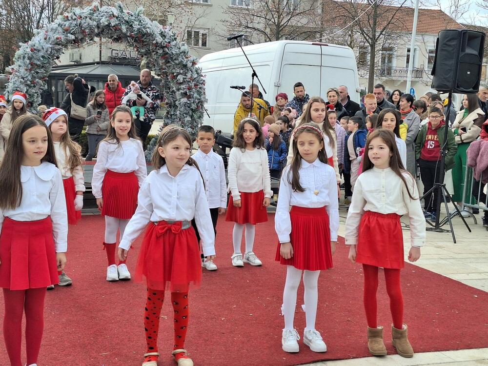 <p>Događaj u sklopu Novogodišnjeg i božićnog bazara</p>