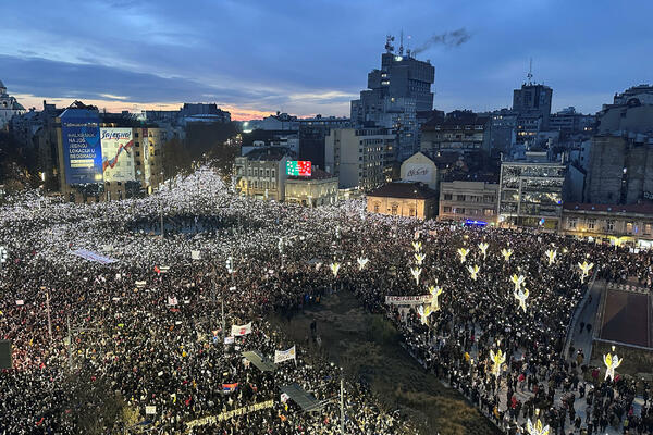 Studentski protest u Beogradu: "Ruke su vam krvave"