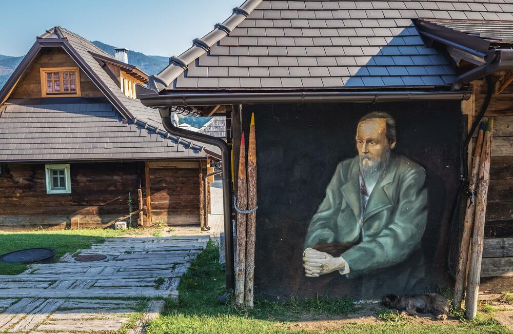 Mural prikazuje Fjodora Dostojevskog u Kustendorfu