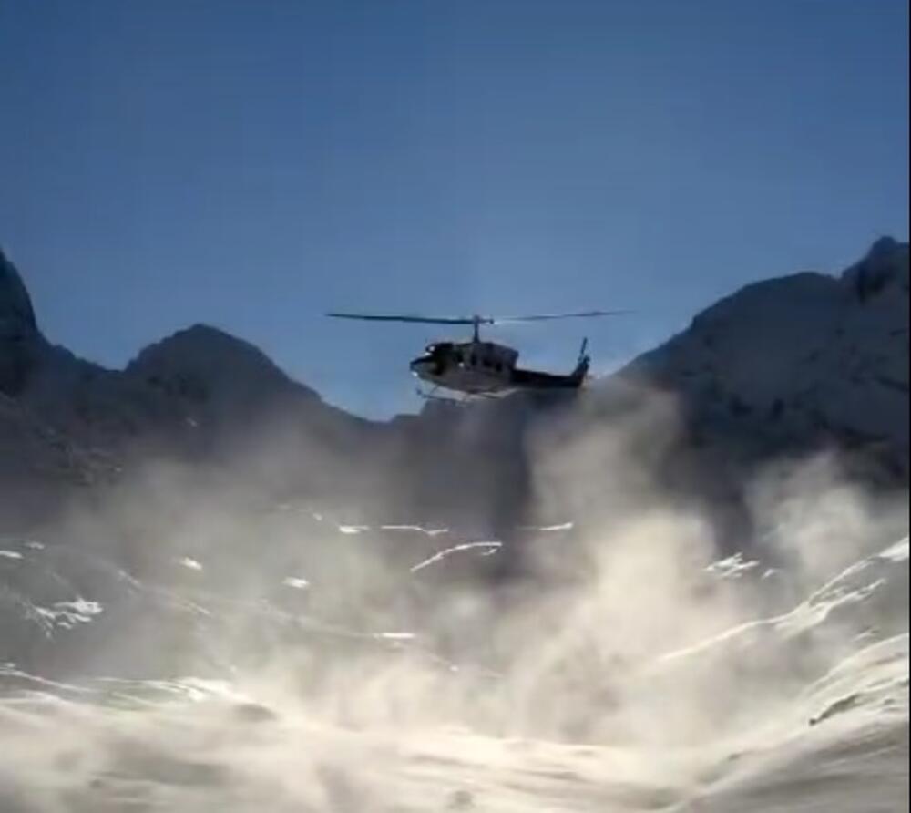 Jedan od državnih helikoptera slijeće na lokalitet Lokvice