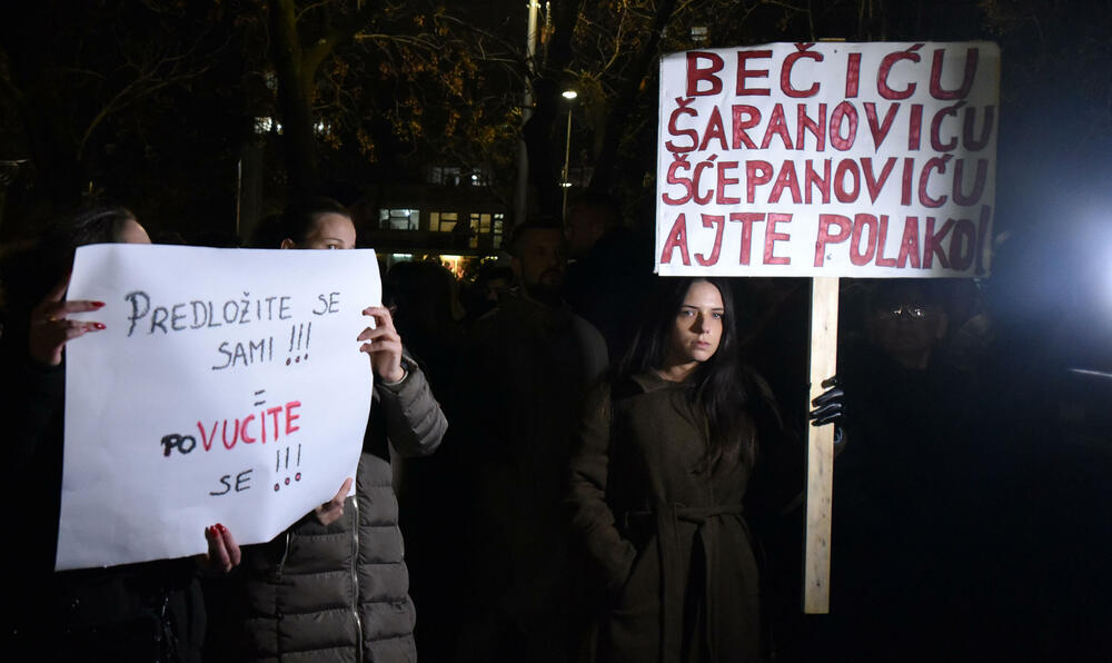 <p>Pogledajte fotografije sa protesta u Podgorici</p>