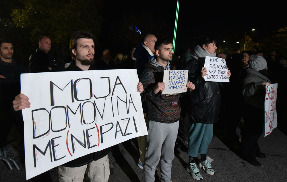 <p>Pogledajte fotografije sa protesta u Podgorici</p>