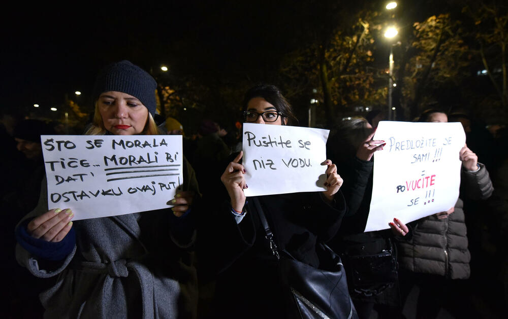 <p>Pogledajte fotografije sa protesta u Podgorici</p>