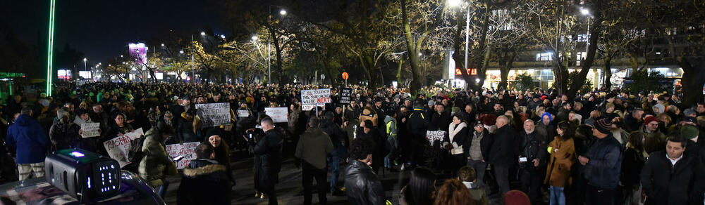 <p>Pogledajte fotografije sa protesta u Podgorici</p>