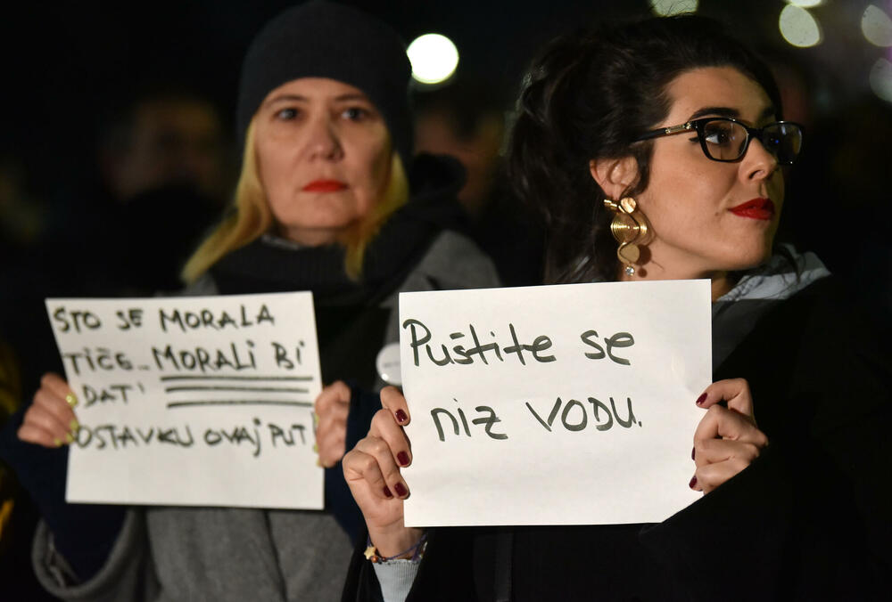 <p>Pogledajte fotografije sa protesta u Podgorici</p>