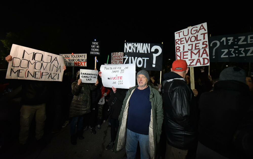 <p>Pogledajte fotografije sa protesta u Podgorici</p>