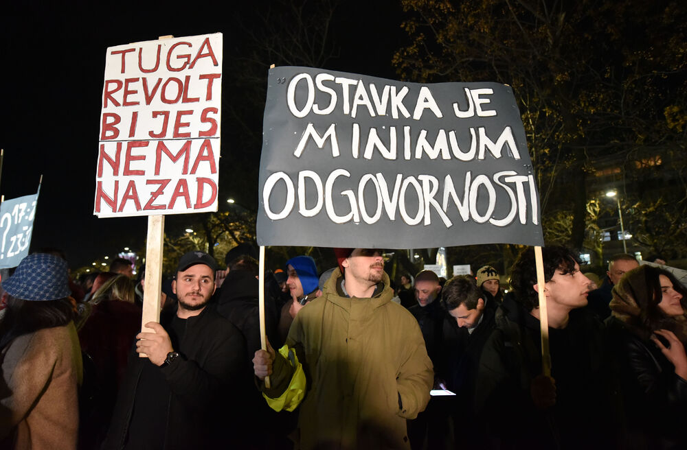 <p>Pogledajte fotografije sa protesta u Podgorici</p>