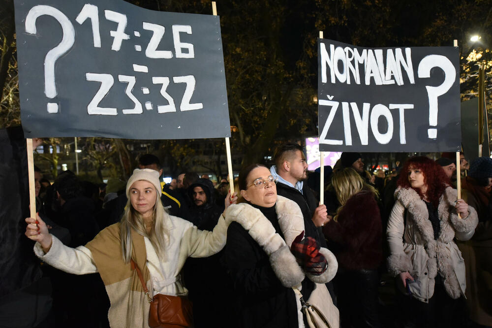 <p>Pogledajte fotografije sa protesta u Podgorici</p>