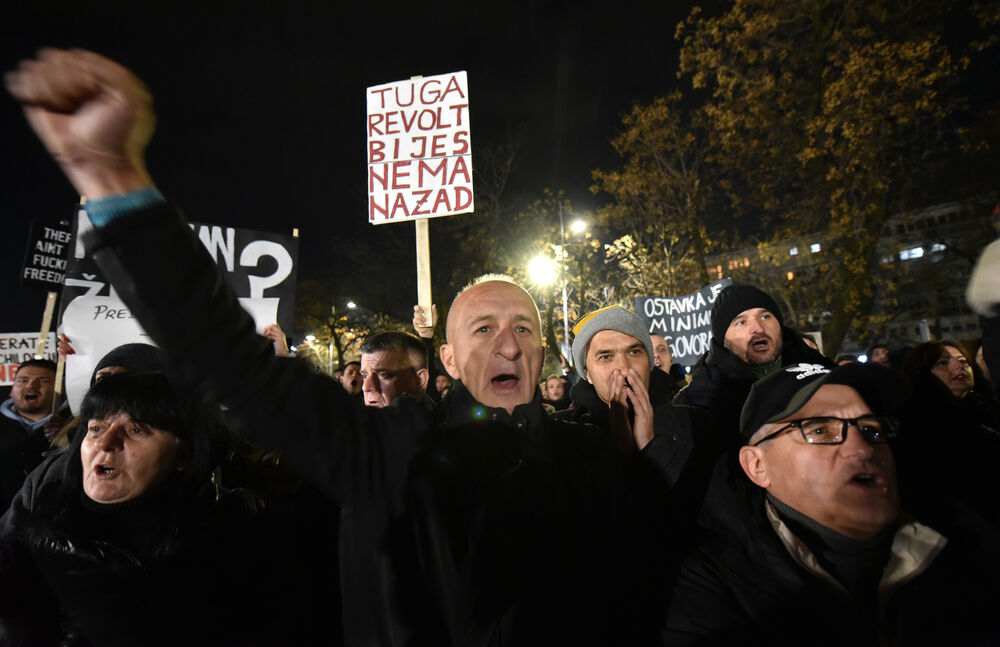 <p>Pogledajte fotografije sa protesta u Podgorici</p>