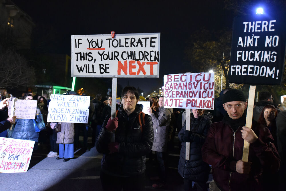 <p>Pogledajte fotografije sa protesta u Podgorici</p>