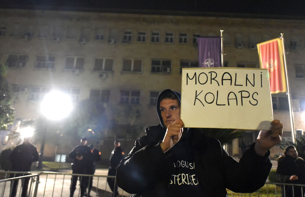 <p>Pogledajte fotografije sa protesta u Podgorici</p>