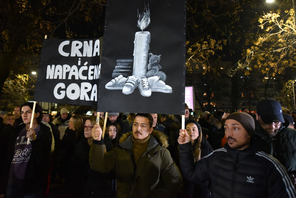 <p>Pogledajte fotografije sa protesta u Podgorici</p>