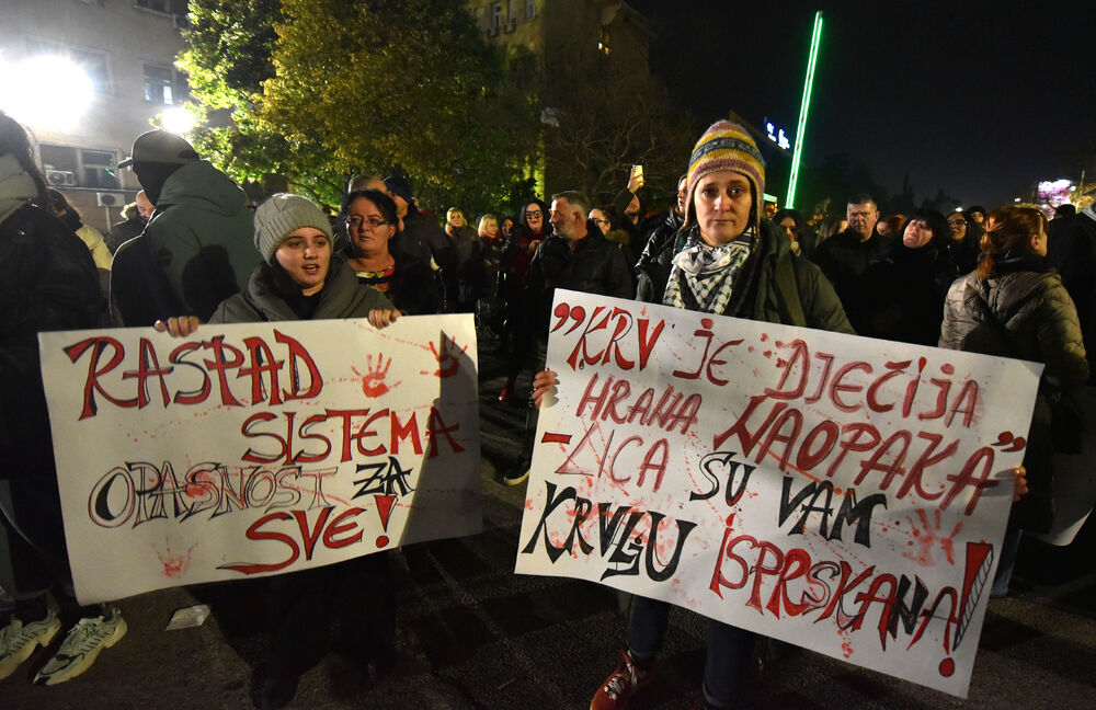 <p>Pogledajte fotografije sa protesta u Podgorici</p>