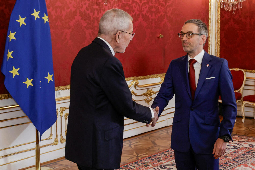 Lider Austrijske Slobodarske partije Herbert Kikl i predsjednik te zemlje Aleksander Van der Belen, Foto: Reuters