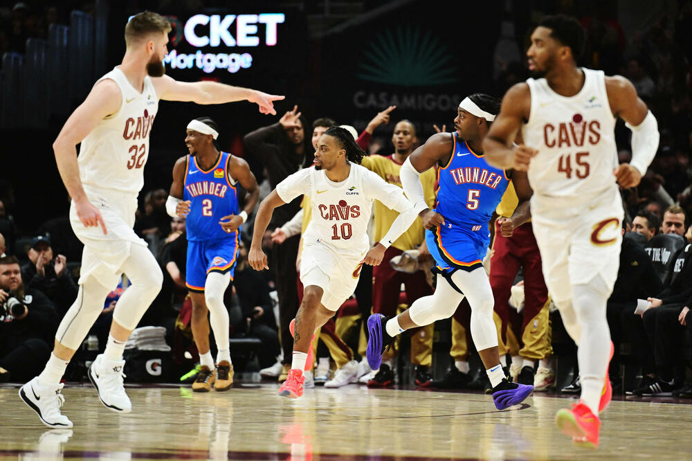 Slavlje košarkaša Klivlenda tokom meča sa Oklahomom, Foto: Reuters