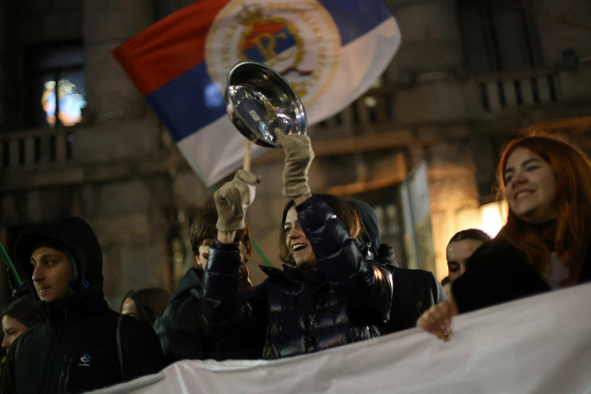 Srbija: Studenti u blokadi ogradili se od ekstremističkih i nacionalističkih obilježja na protestu u Beogradu