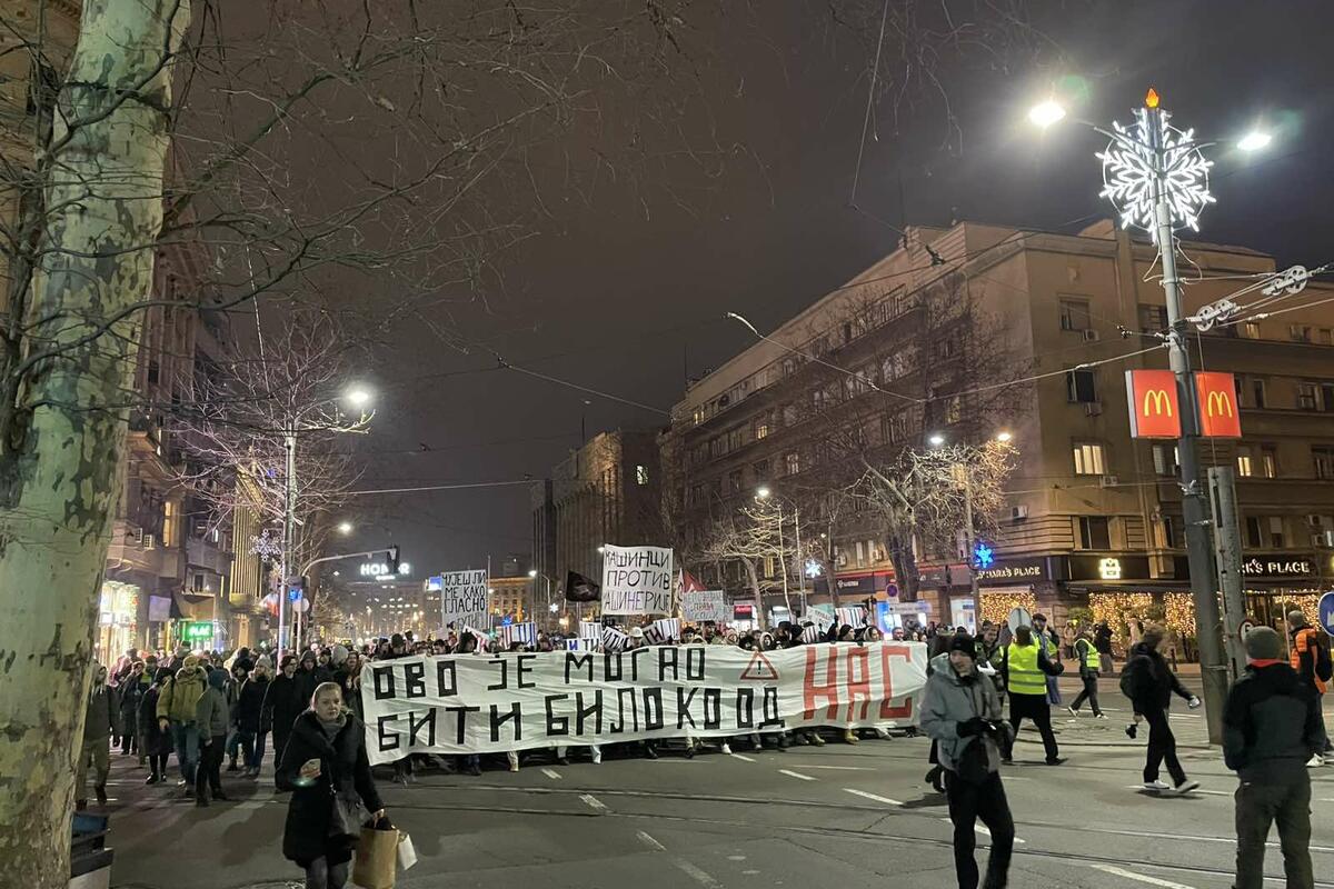 Hiljade studenata protestovalo u Beogradu: Izrazili nezadovoljstvo jer je njihovu koleginicu udario automobil