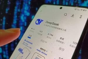 DeepSeek: Kineski AI četbot uzburkao tehnološko tržište